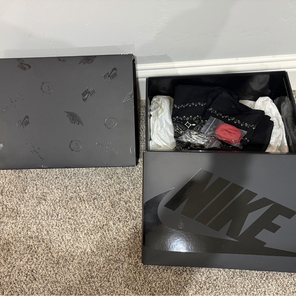 Jordan 1 Retro Low OG SP x Travis Scott Black Phantom - Picture 2 of 7